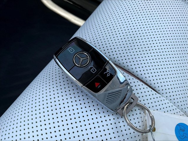 Used 2023 Mercedes-Benz Maybach GLS 600 4MATIC image 37