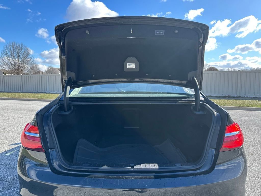 Used 2018 BMW 750i xDrive image 23
