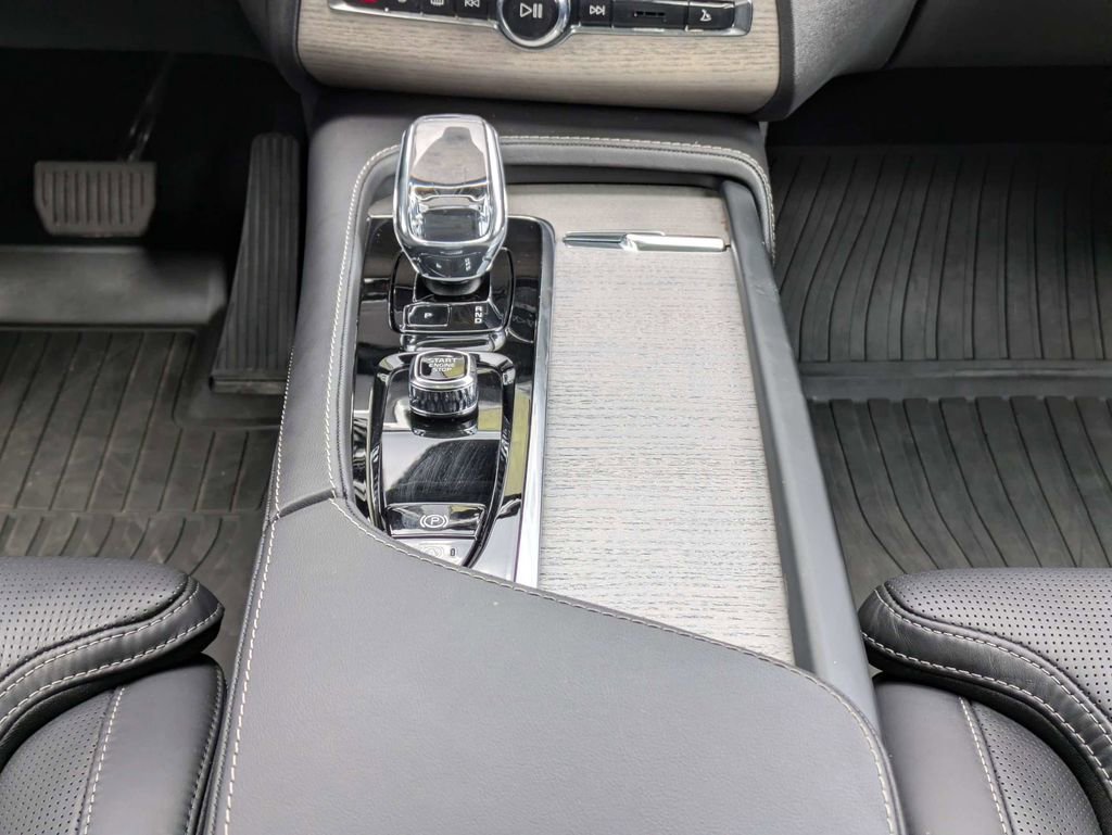 Certified 2024 Volvo XC90 T8 Ultimate w/ Lounge Package AWD/4WD image 26