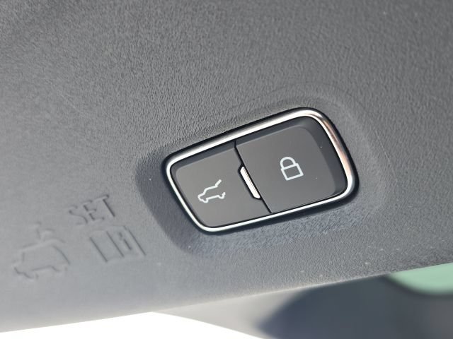 Used 2025 Lincoln Navigator L Reserve AWD/4WD image 13