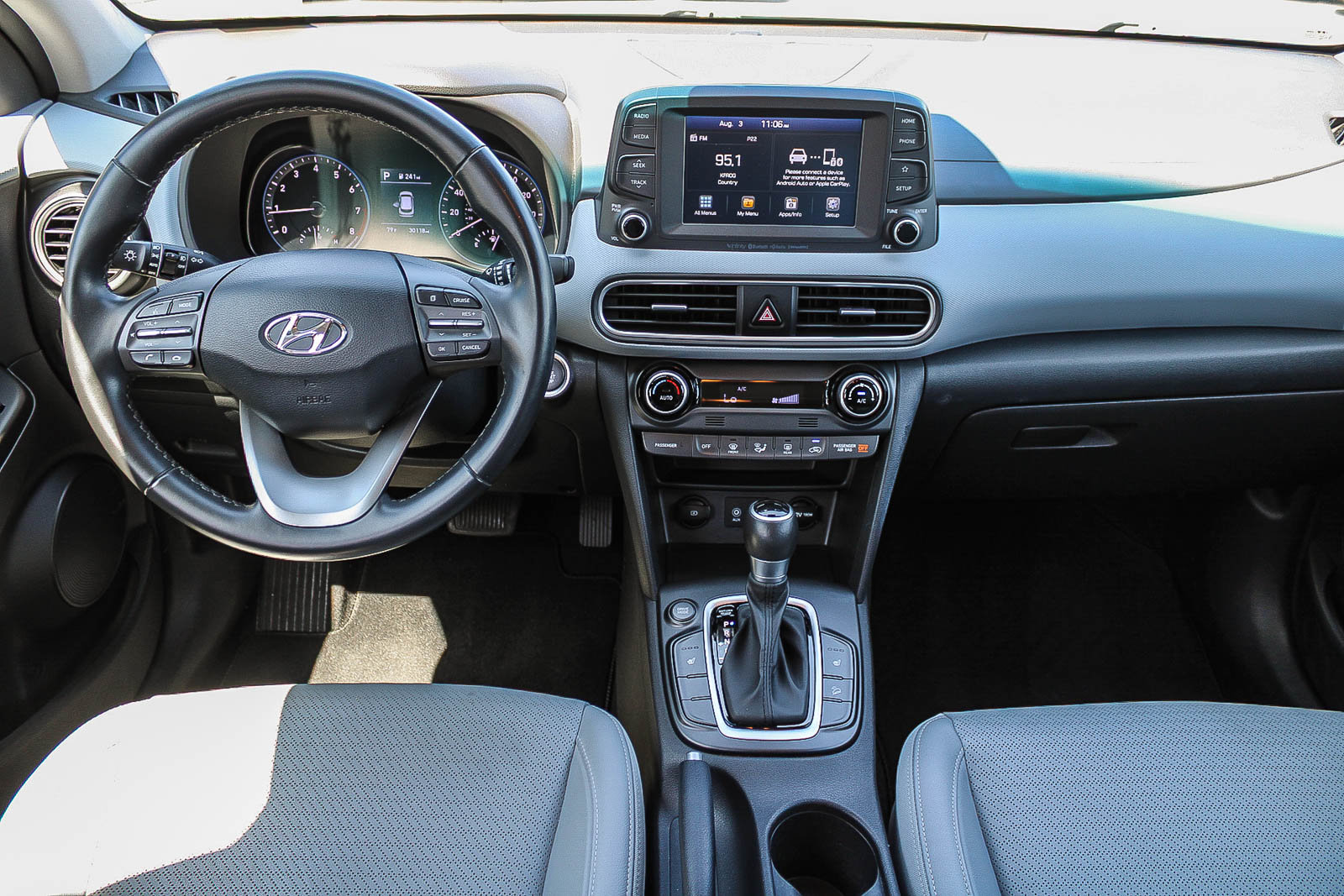 Used 2019 Hyundai Kona Limited FWD image 14