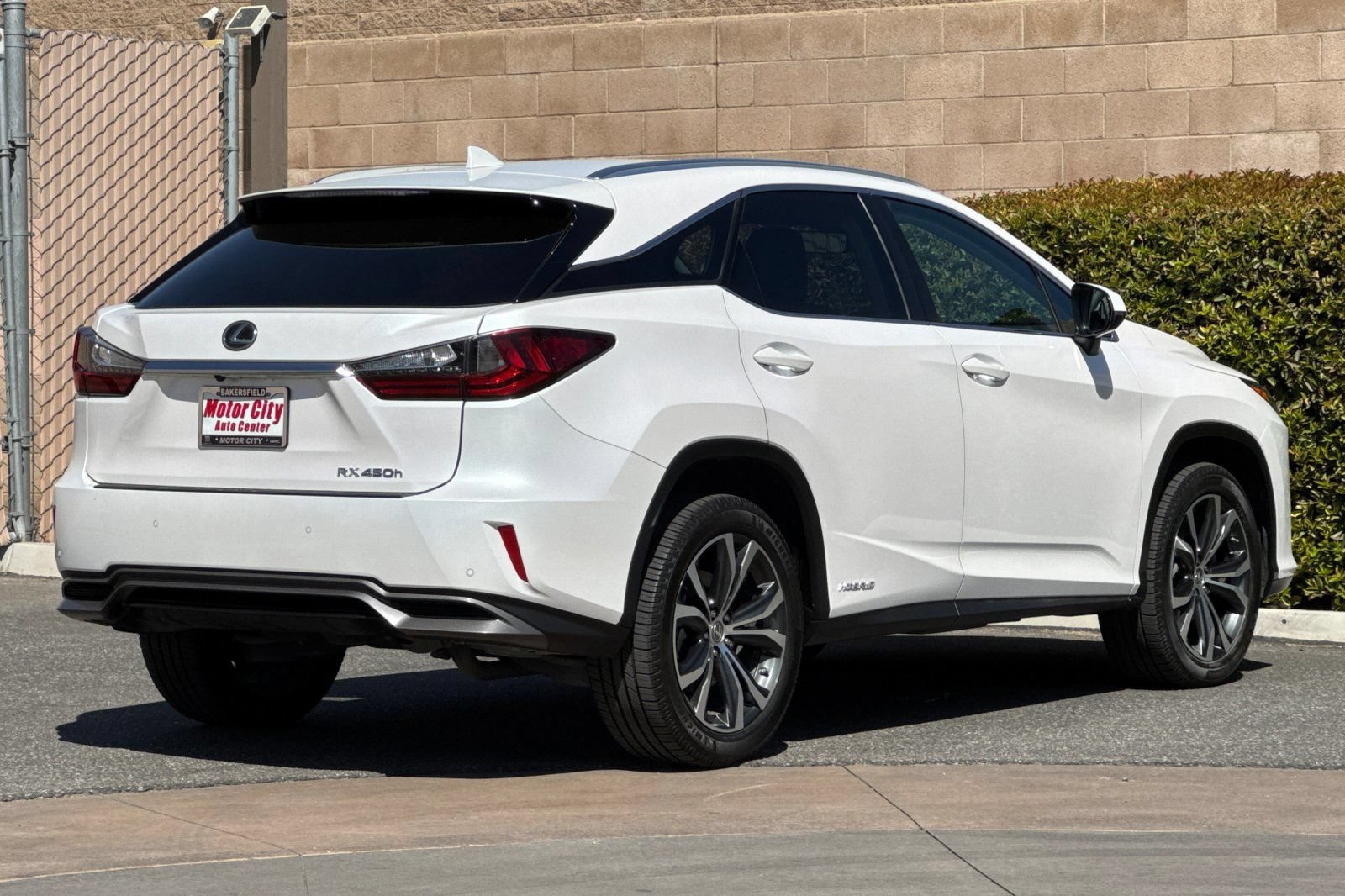 Used 2017 Lexus RX 450h AWD w/ Cold Weather Package image 4