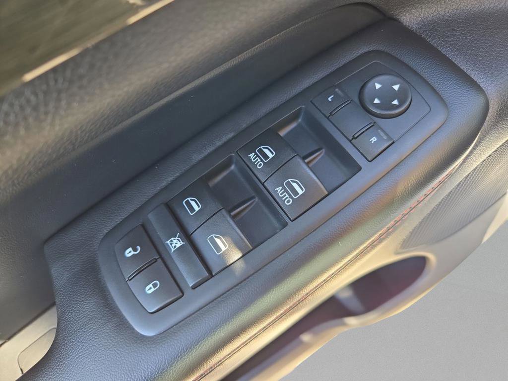 Used 2016 Jeep Grand Cherokee Laredo 75th Anniversary image 32