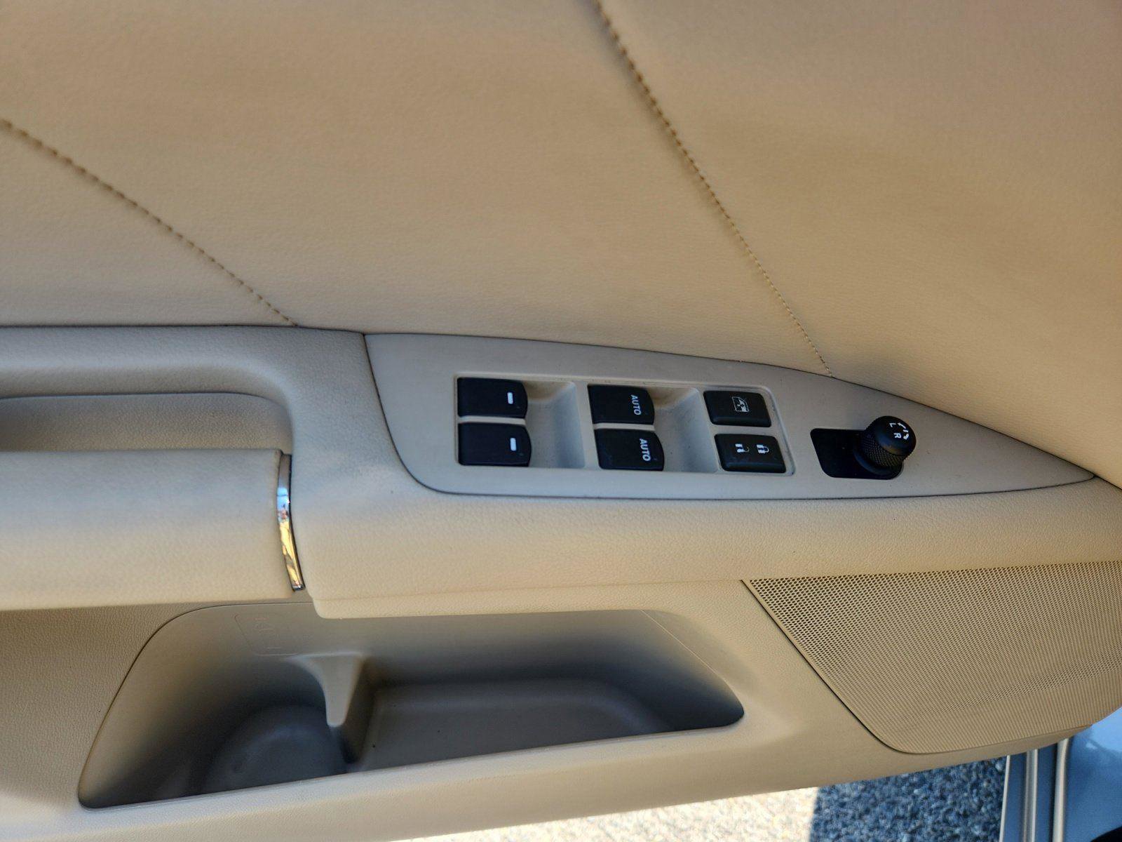 Used 2012 Suzuki Kizashi SE image 18