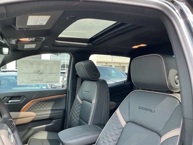 New 2026 GMC Canyon Denali AWD/4WD image 12
