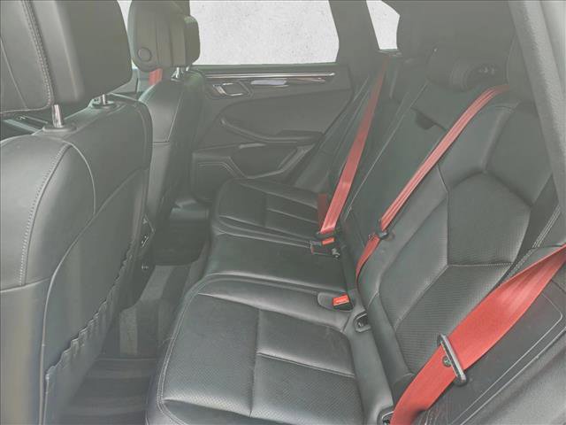 Used 2015 Porsche Macan S image 12