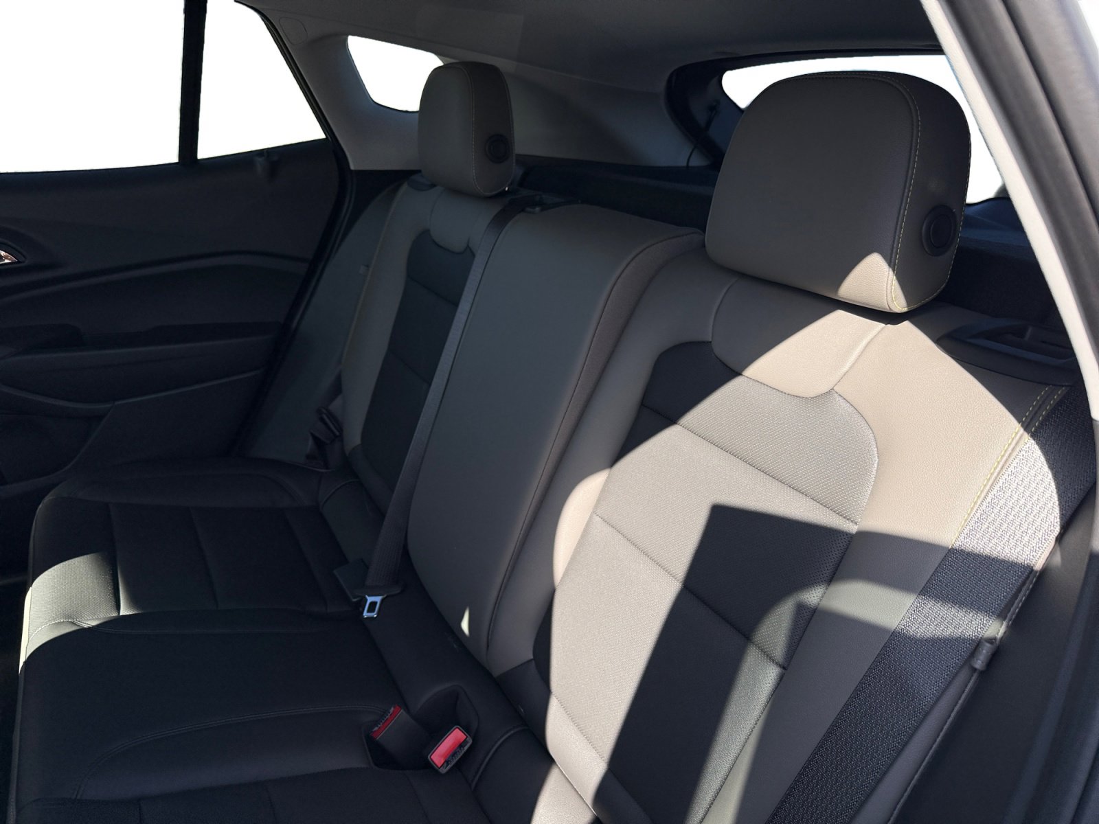 New 2026 Chevrolet Trax ACTIV w/ Driver Confidence Package FWD image 16