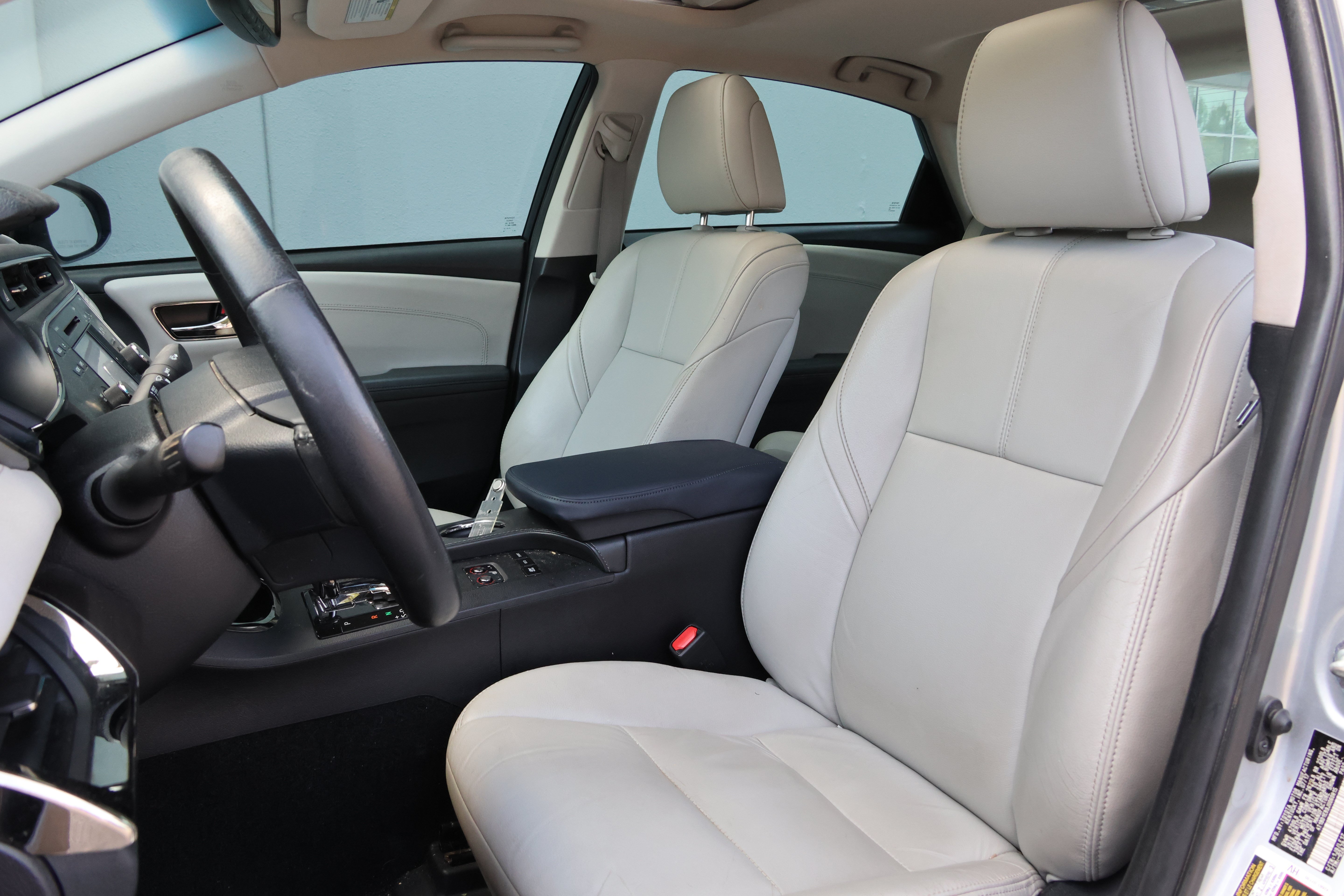 Used 2018 Toyota Avalon XLE Premium w/ All Weather Liner Package FWD image 33