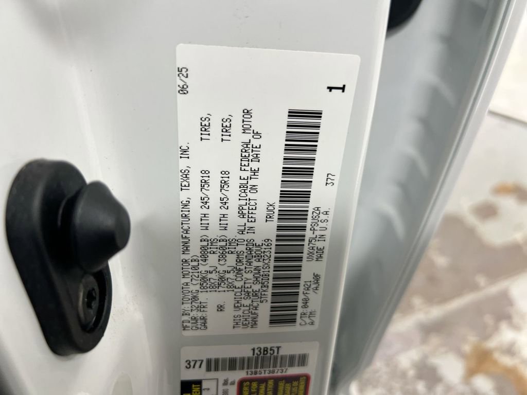 Used 2025 Toyota Tundra SR w/ SR Tow Package AWD/4WD image 27
