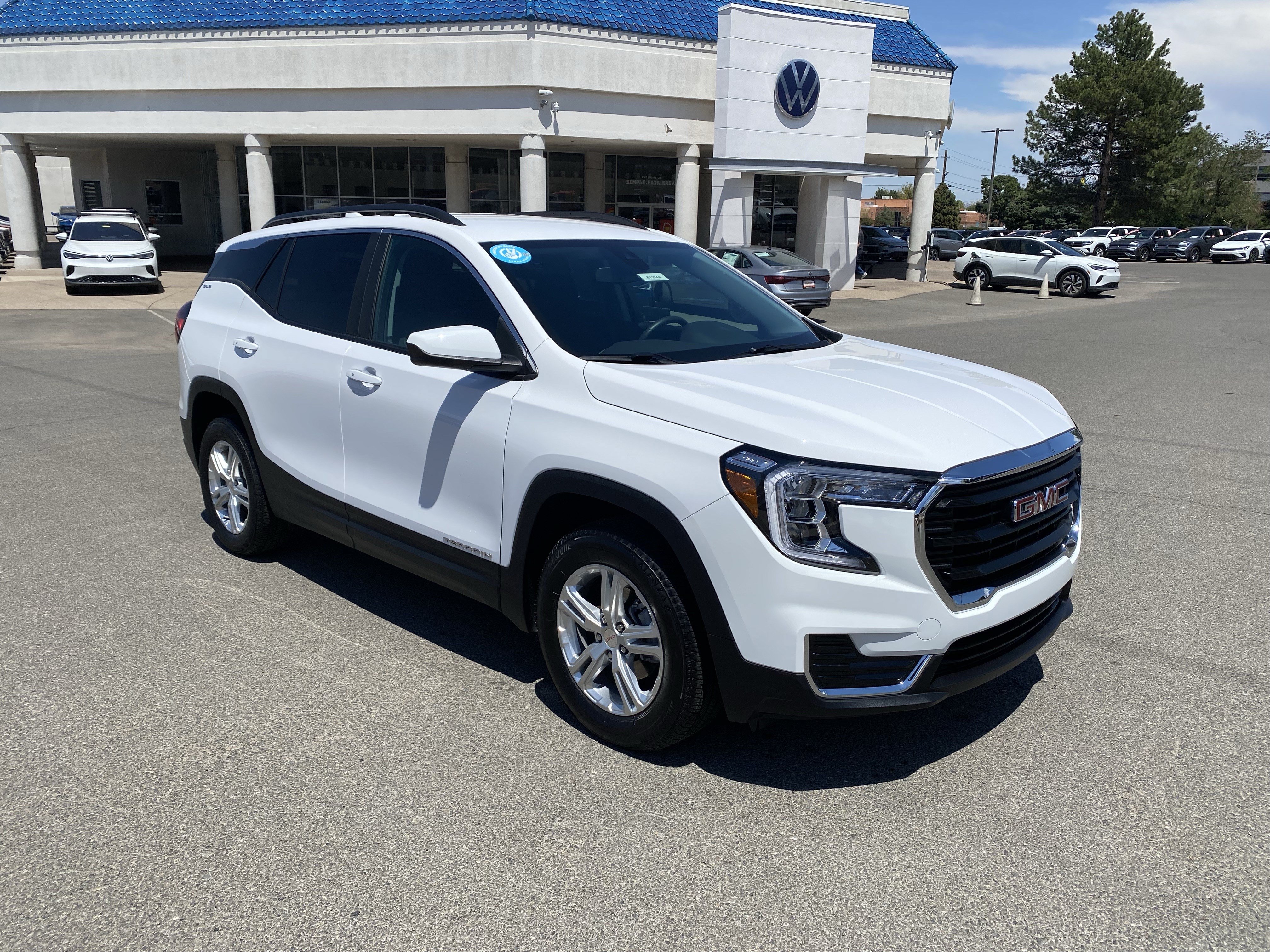 Used 2024 GMC Terrain SLE w/ Driver Convenience Package AWD/4WD image 45