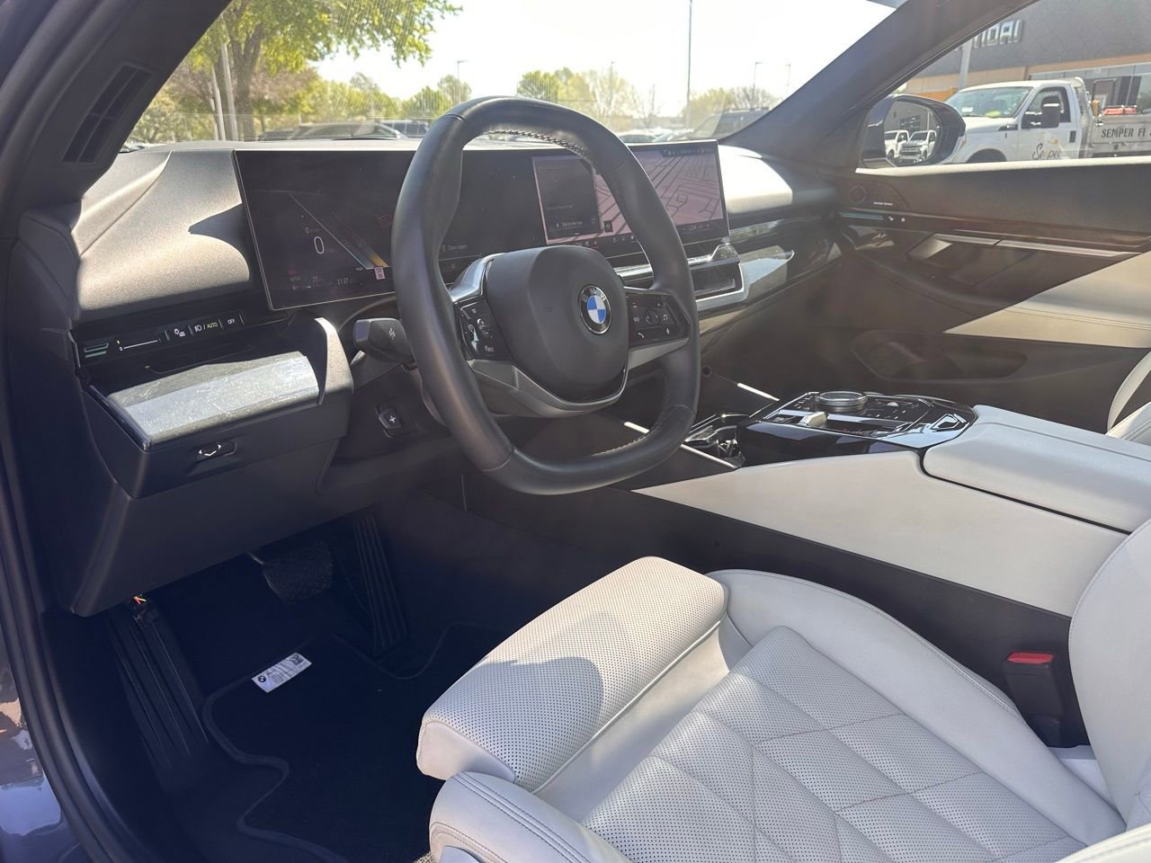 Used 2024 BMW 530i w/ Premium Package image 22