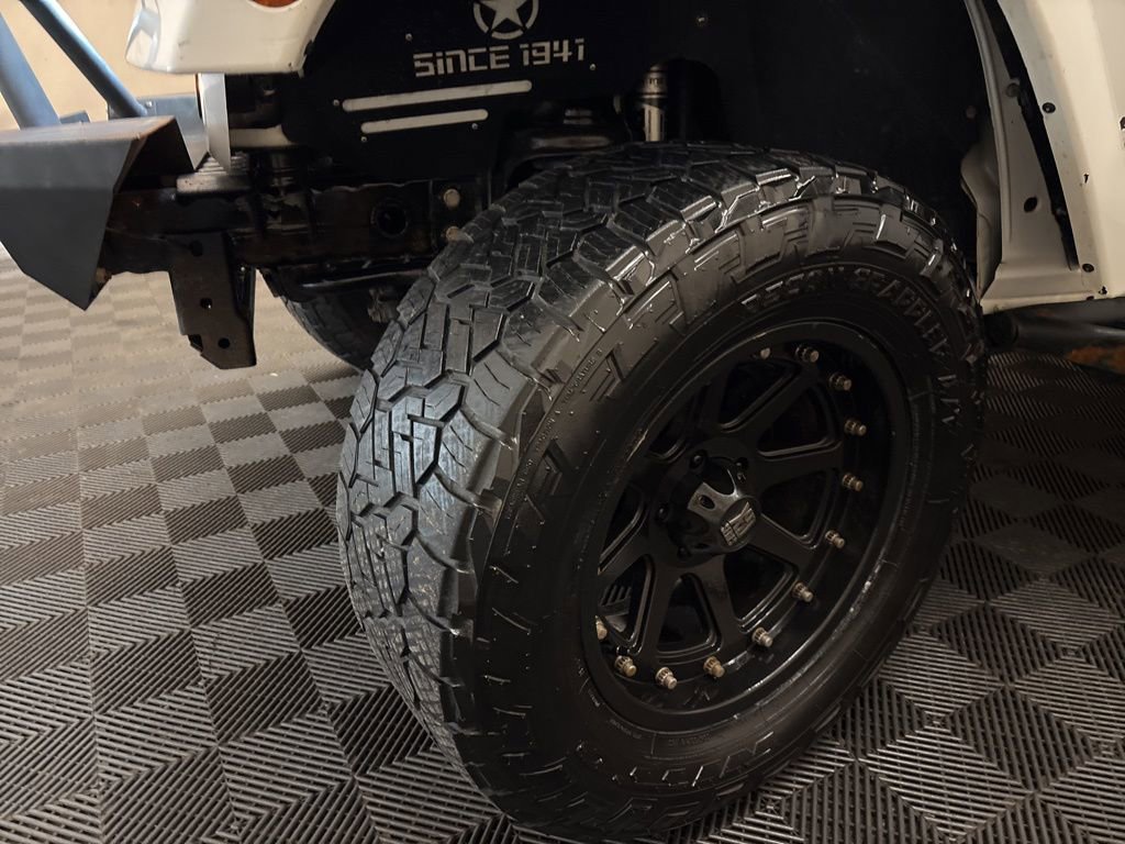 Used 2015 Jeep Wrangler Unlimited Rubicon w/ Dual Top Group image 27