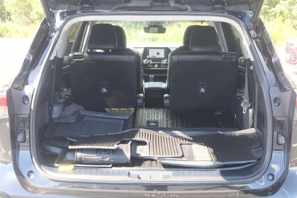 Used 2023 Toyota Highlander XLE AWD/4WD image 26