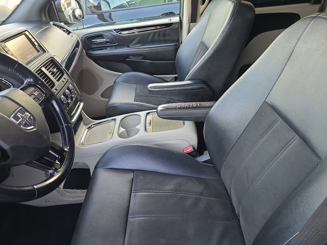 Used 2020 Dodge Grand Caravan SXT FWD image 18