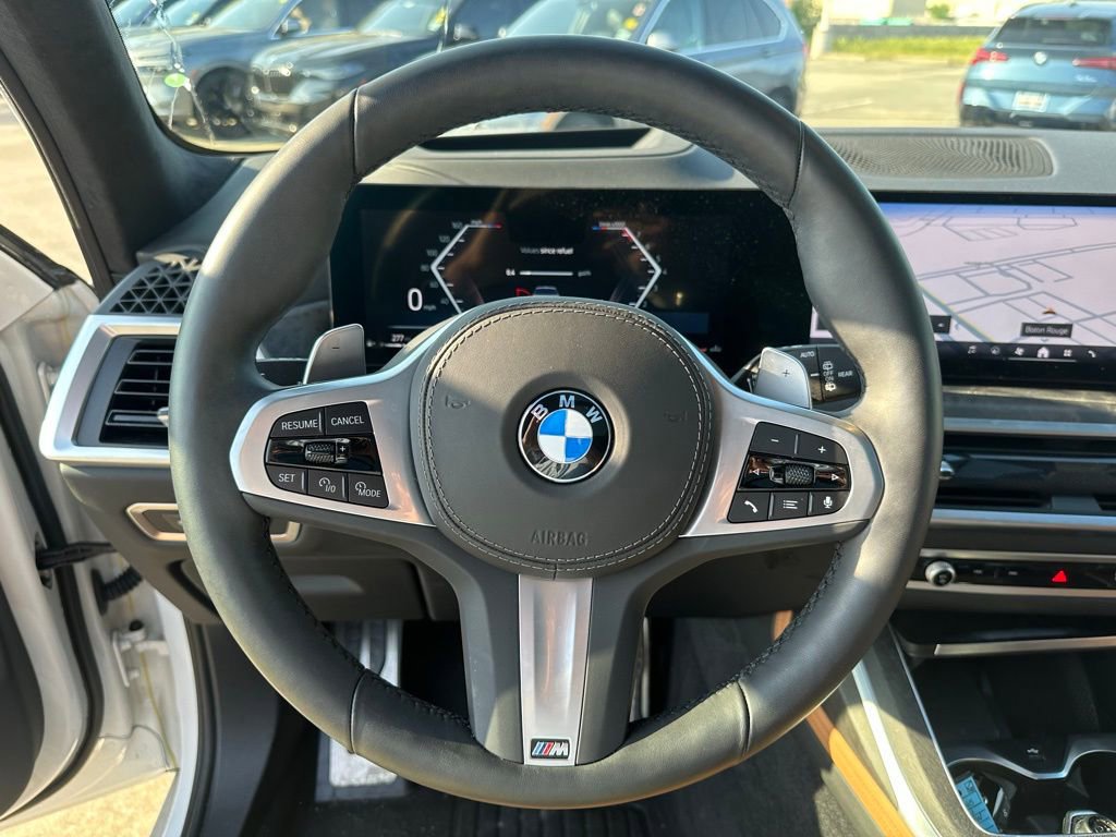 Certified 2024 BMW X7 xDrive40i w/ M Sport Package image 11