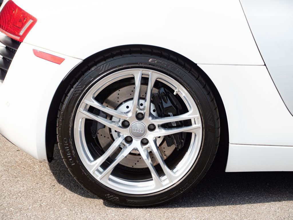 Used 2012 Audi R8 V8 w/ Convenience Pkg image 29