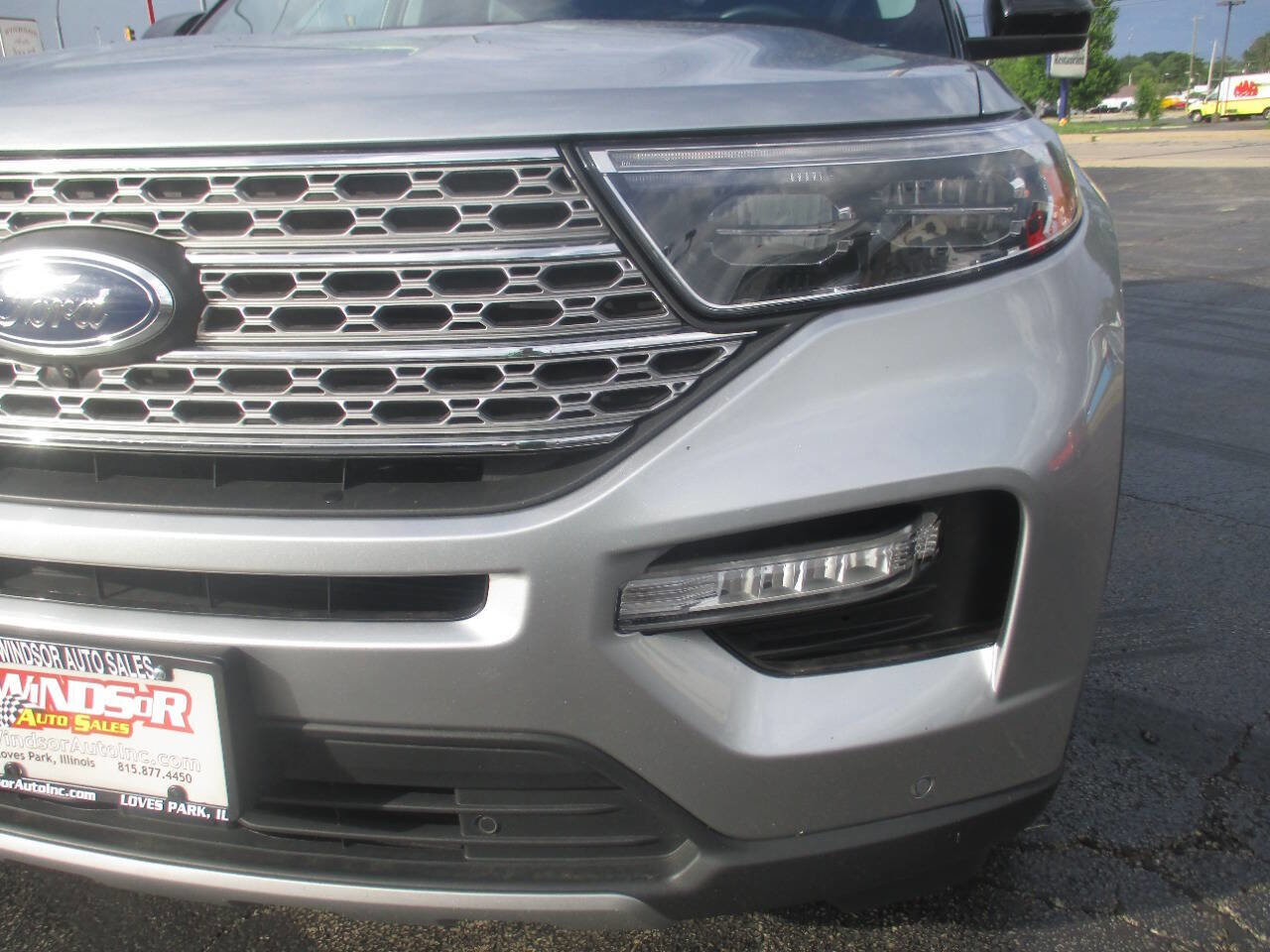 Used 2024 Ford Explorer Limited image 9