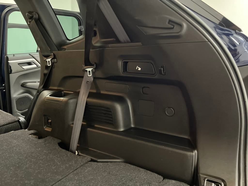 Used 2023 Mitsubishi Outlander SE image 38