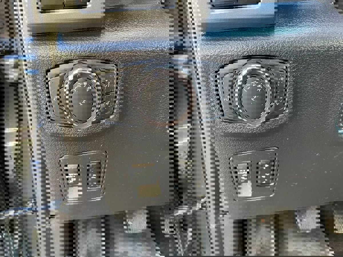 Used 2019 Ford Expedition Max XLT w/ Equipment Group 202A image 34