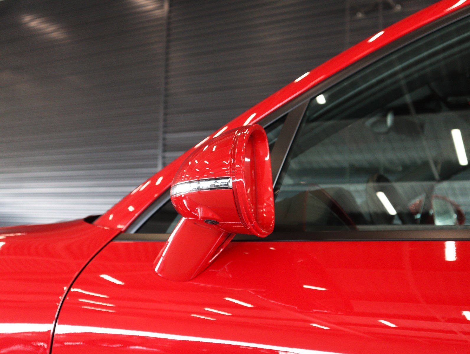 Used 2025 Porsche Macan image 26