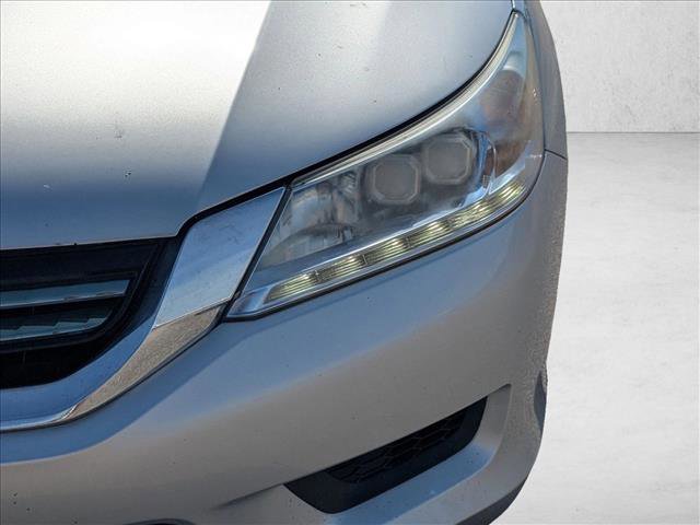 Used 2015 Honda Accord Touring image 9