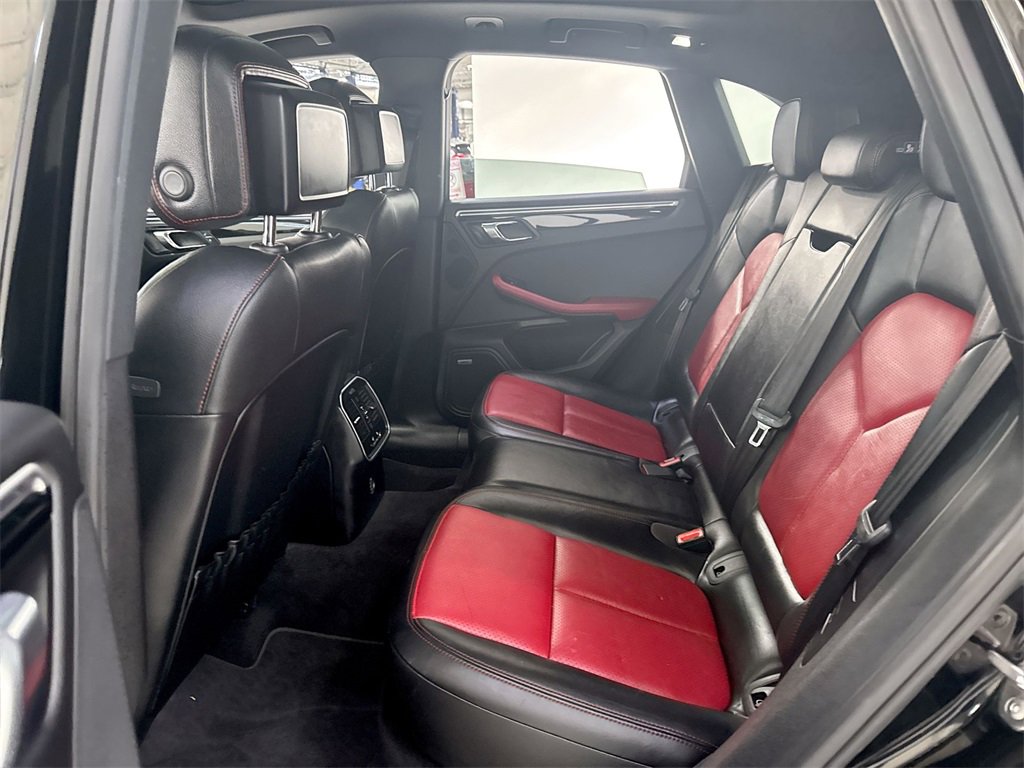 Used 2018 Porsche Macan Sport Edition image 26