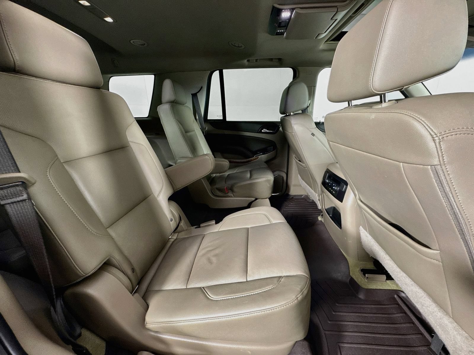 Used 2017 Chevrolet Tahoe Premier AWD/4WD image 31