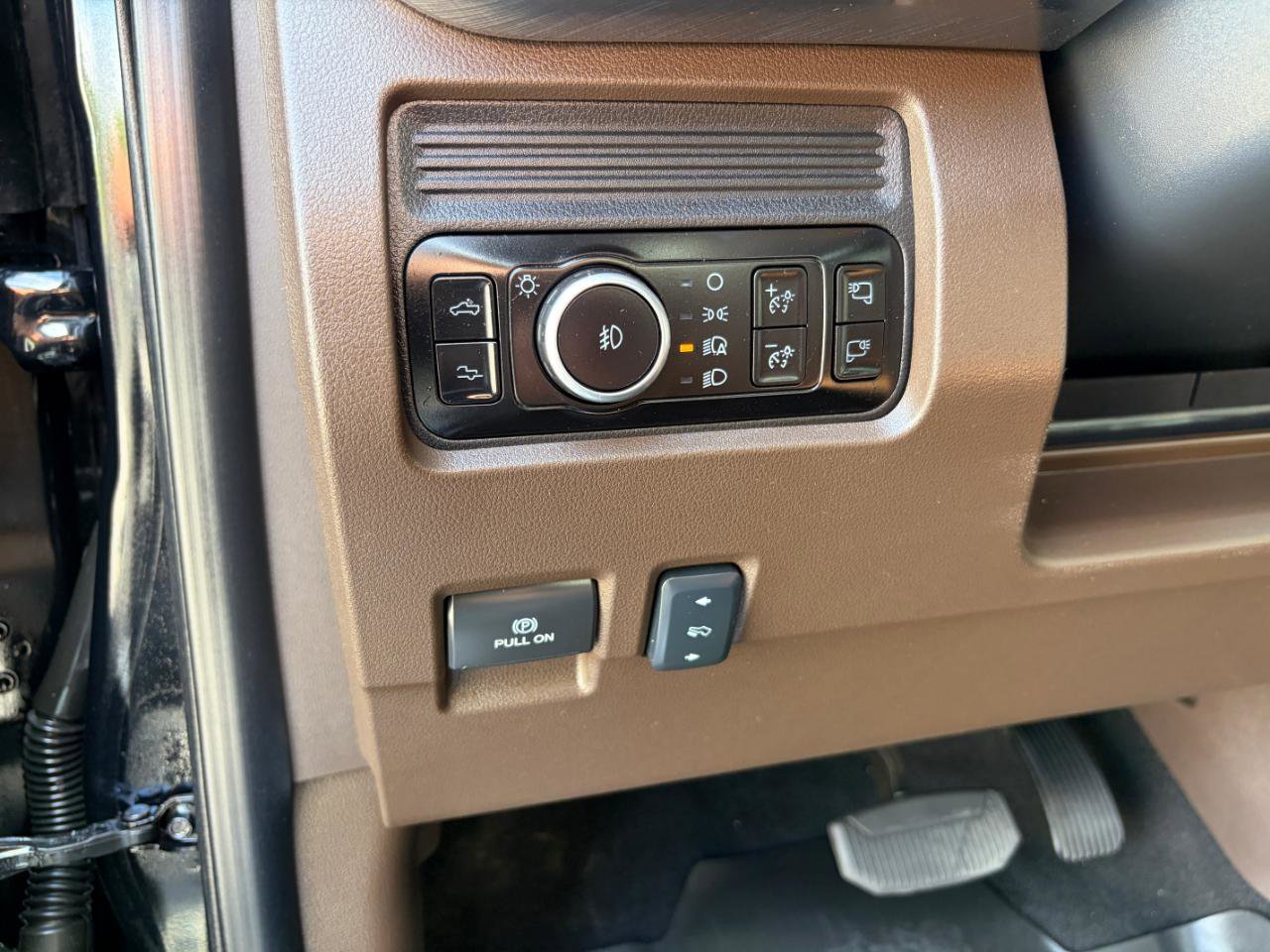 Used 2025 Ford F450 King Ranch w/ Chrome Package image 13