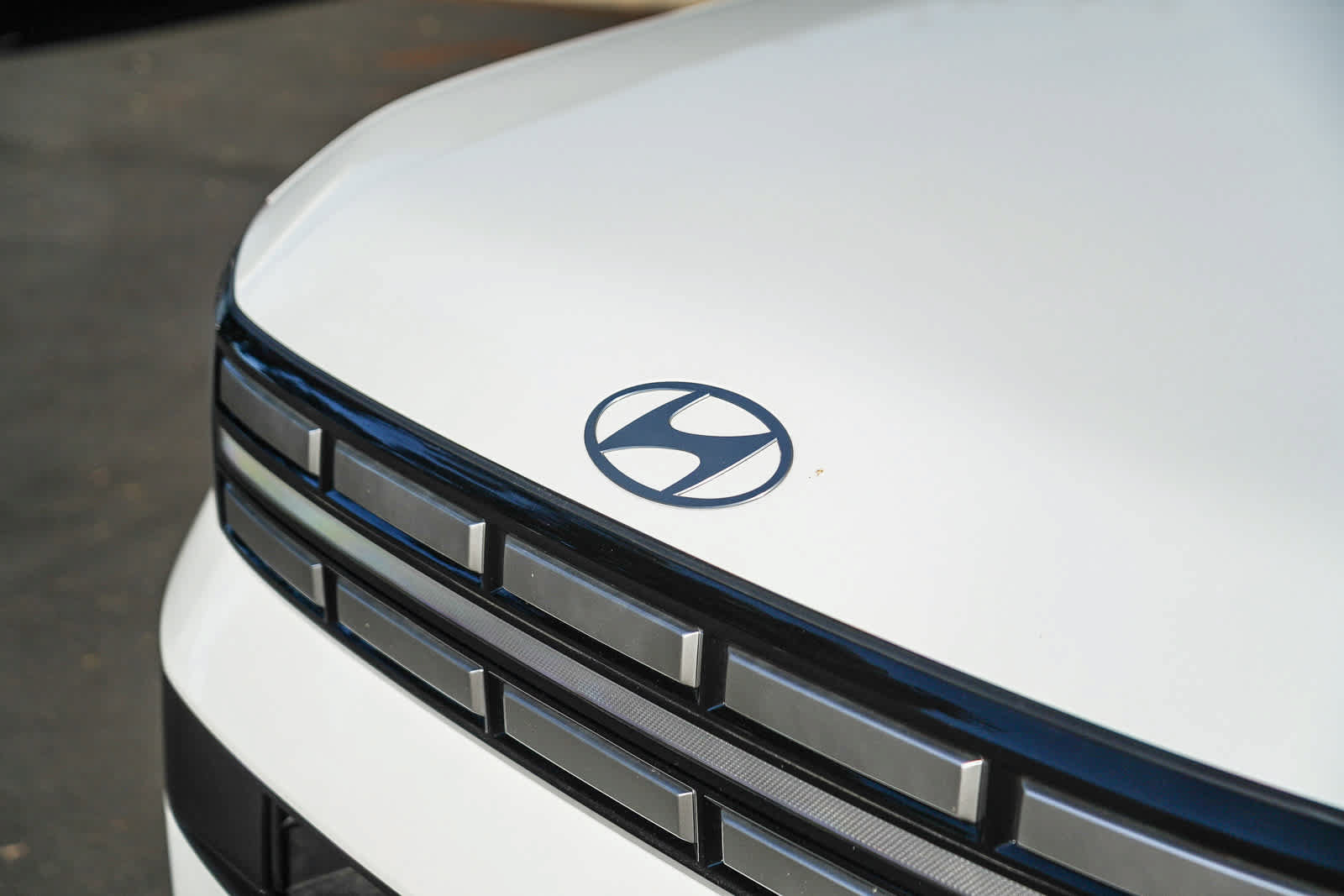 Used 2024 Hyundai Santa Fe SE FWD image 3