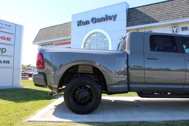 New 2026 RAM 3500 Laramie w/ Night Edition AWD/4WD image 44