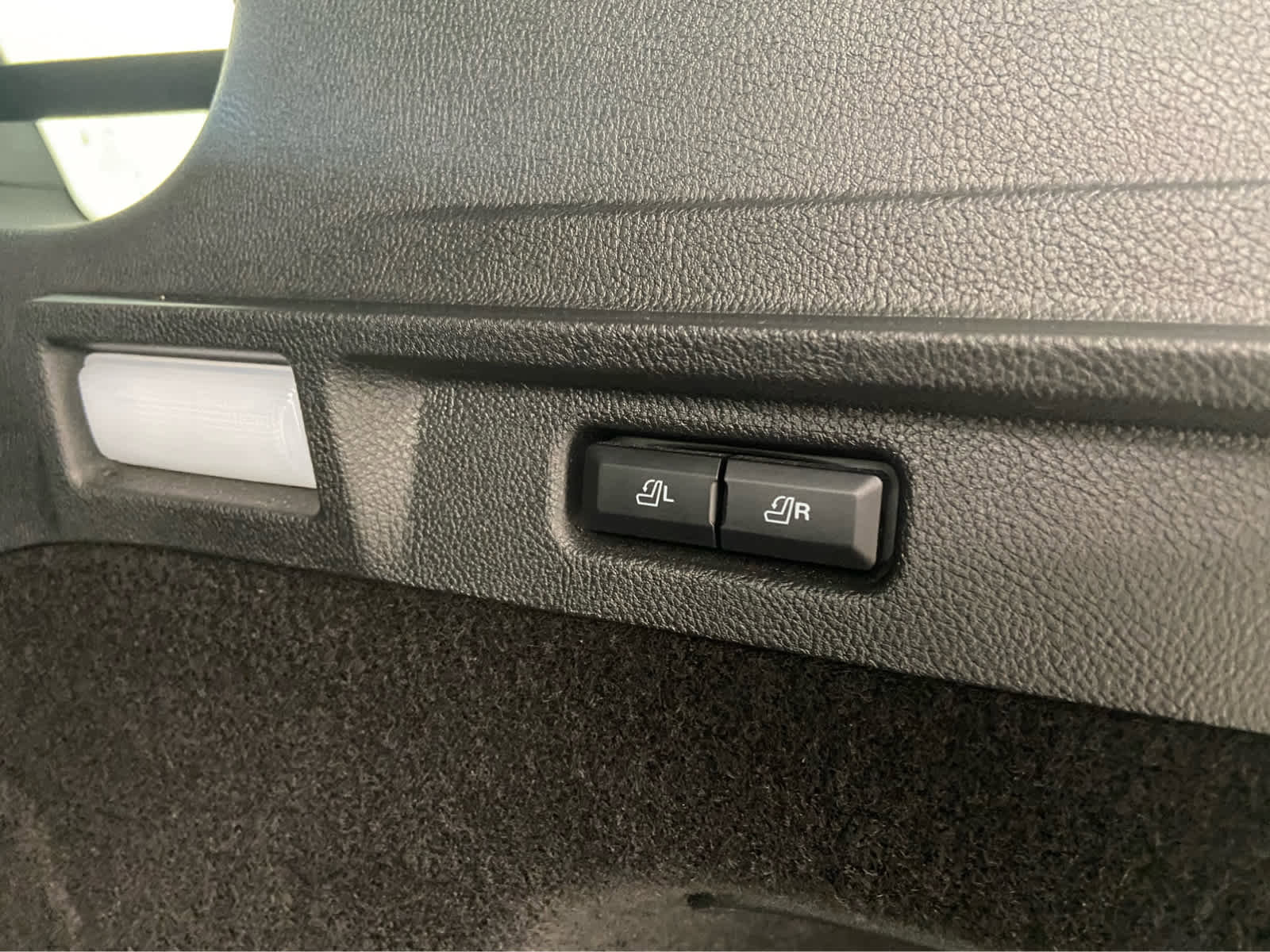 Used 2025 Lincoln Corsair Reserve w/ Jet Appearance Package image 11