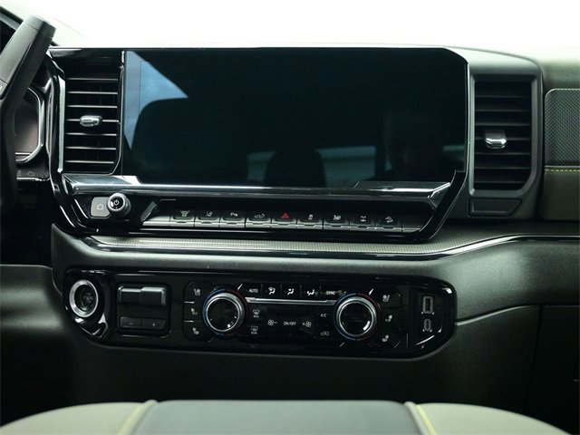 Used 2024 Chevrolet Silverado 2500 ZR2 w/ Technology Package image 12