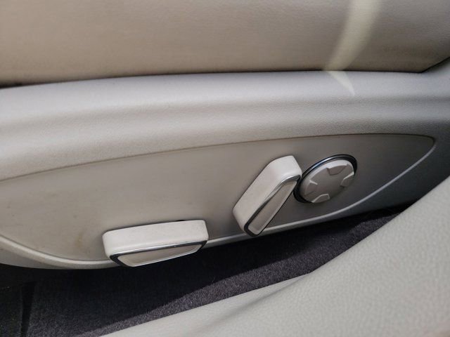 Used 2017 Lincoln MKZ Reserve image 16