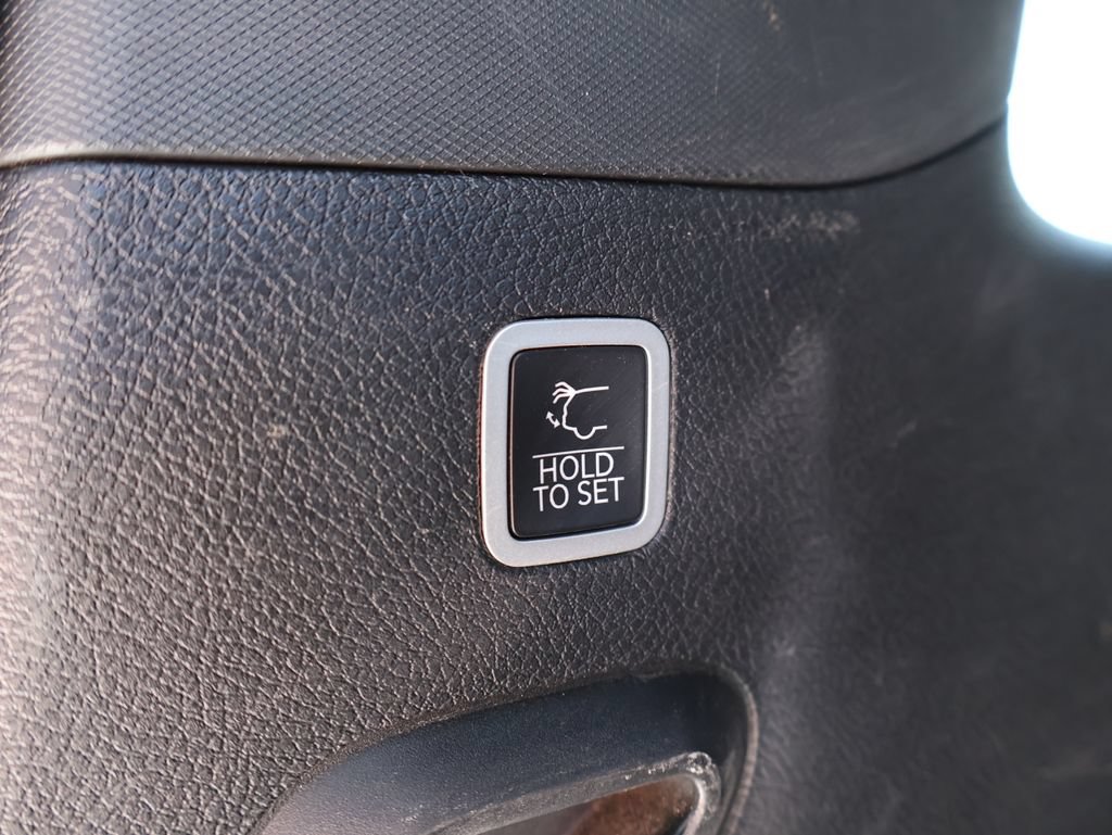 Used 2024 Jeep Wagoneer Series III AWD/4WD image 17