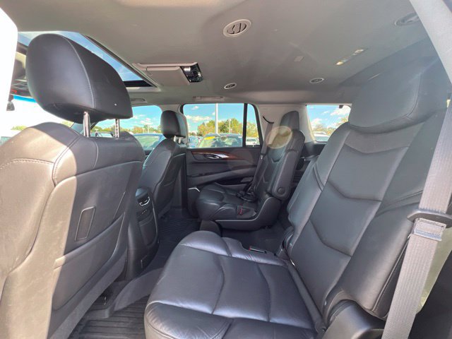 Used 2019 Cadillac Escalade Luxury AWD/4WD image 18