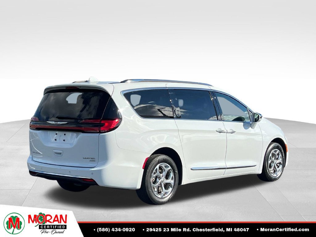Used 2021 Chrysler Pacifica Limited AWD/4WD image 5