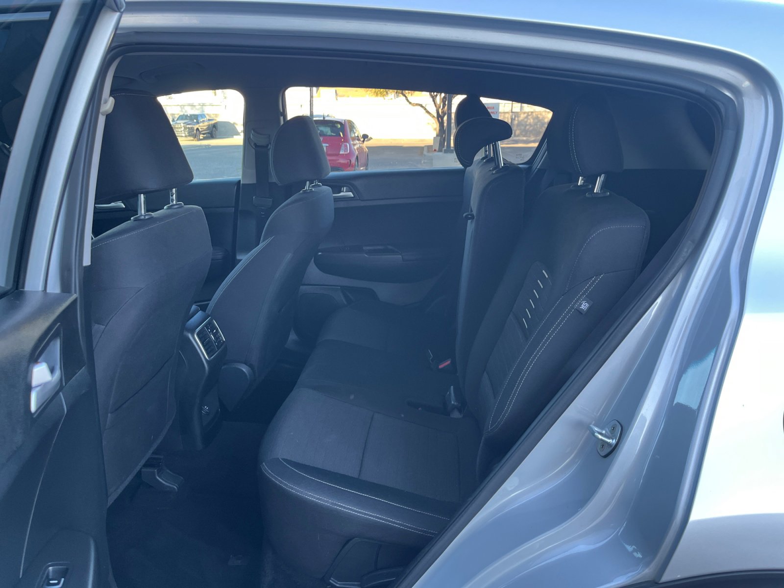 Used 2018 Kia Sportage LX image 17