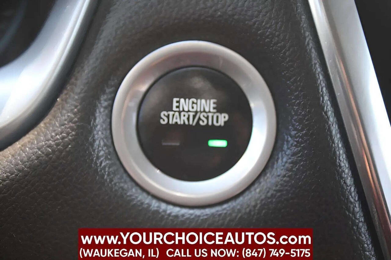 Used 2020 Chevrolet Traverse LT w/ Driver Confidence II Package image 19