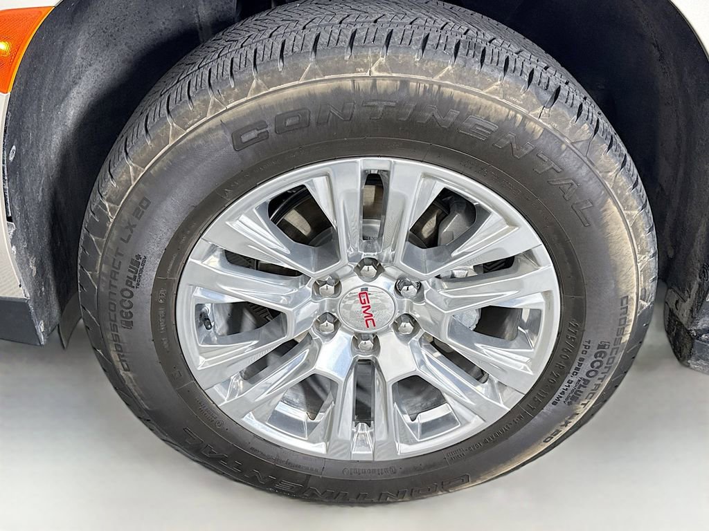 Used 2024 GMC Yukon Denali w/ LPO, Floor Liner Package AWD/4WD image 32