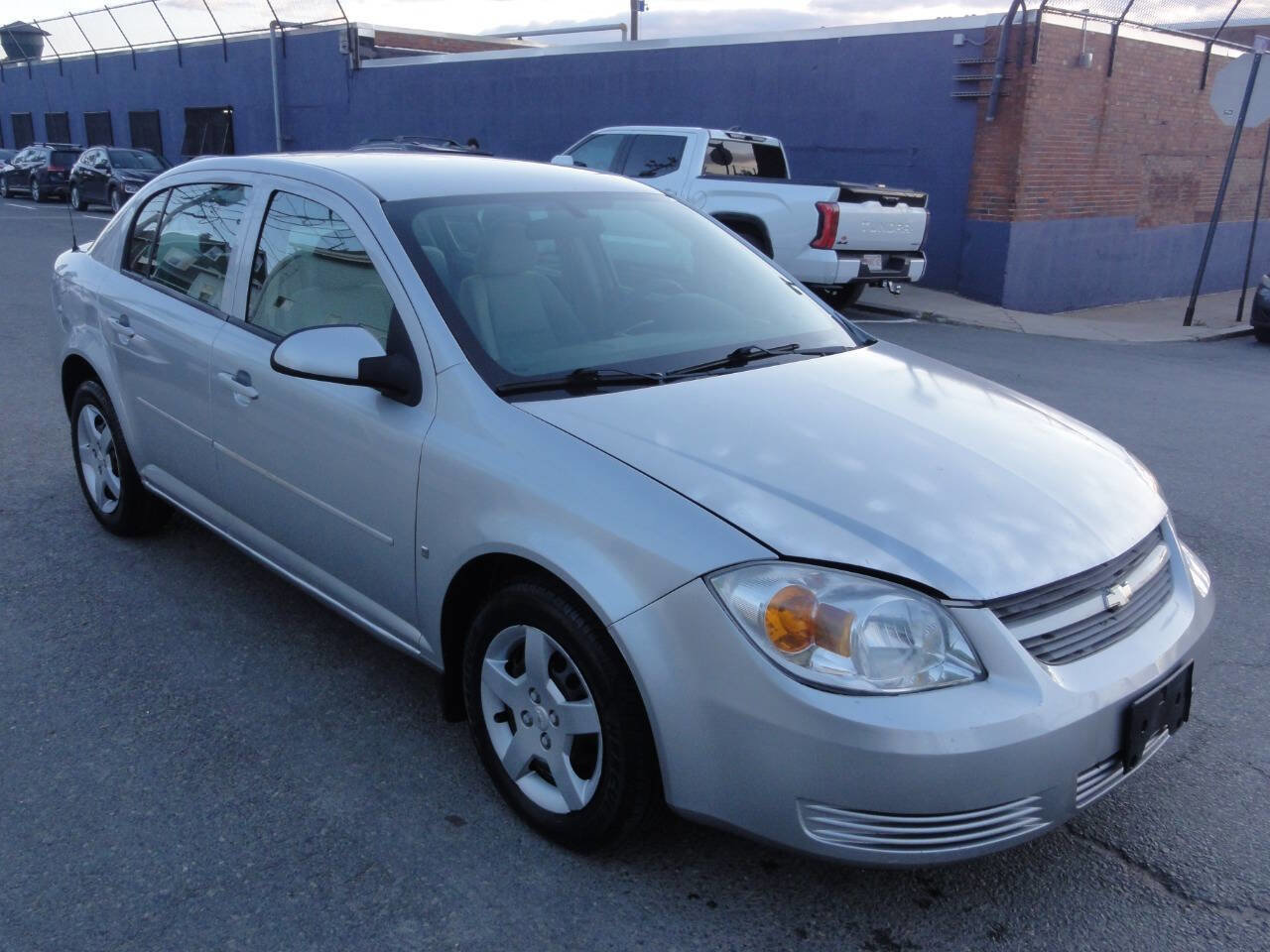 Used 2008 Chevrolet Cobalt LT FWD image 2