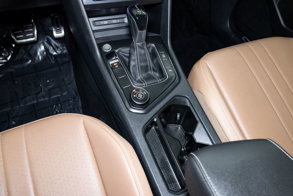 Used 2022 Volkswagen Tiguan SE R-Line image 20