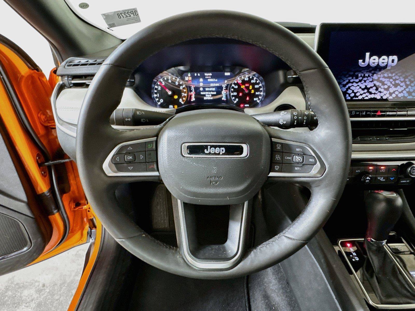 Used 2026 Jeep Compass Limited AWD/4WD image 9