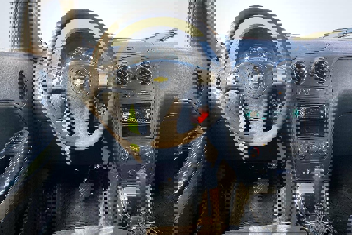 Used 2010 Chevrolet HHR LT image 5