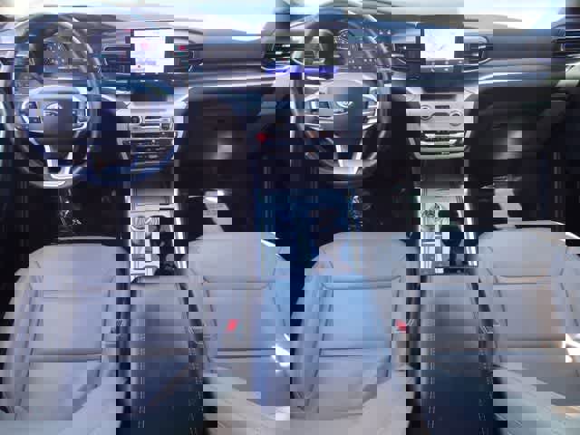 Used 2023 Ford Explorer XLT w/ Equipment Group 202A image 12