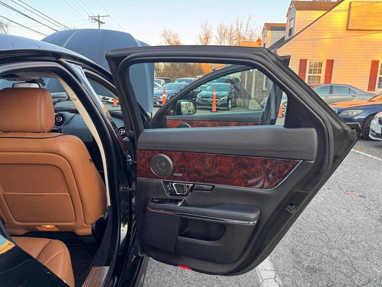 Used 2016 Jaguar XJ R-Sport image 28