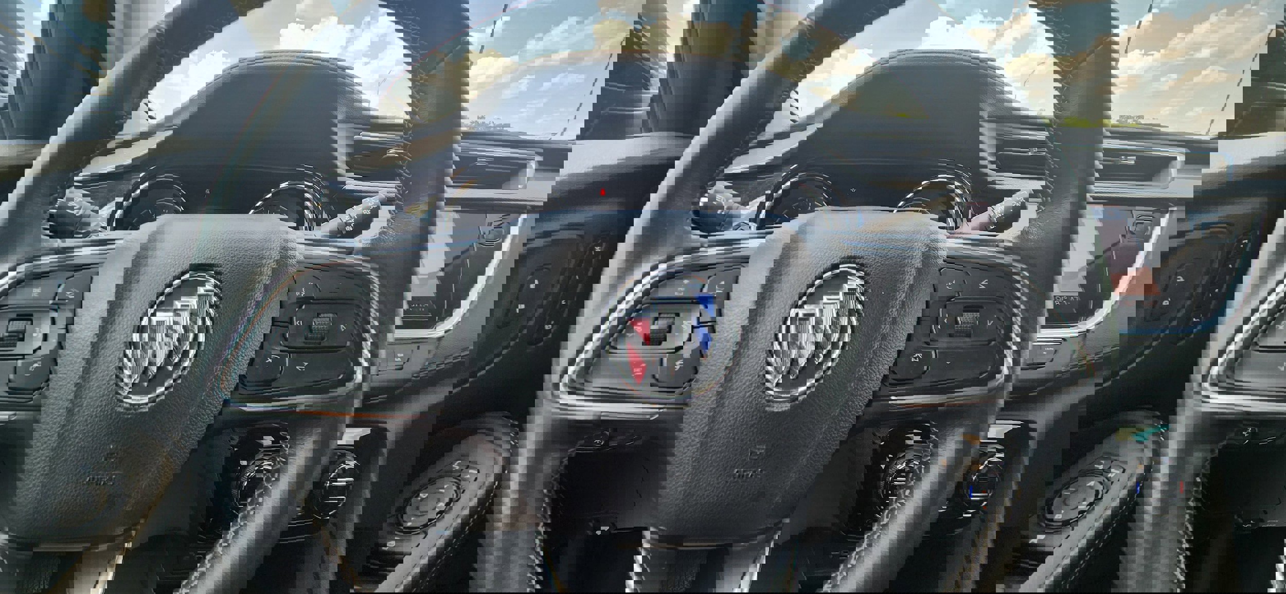 Used 2020 Buick Encore GX Essence w/ Experience Buick Package image 15