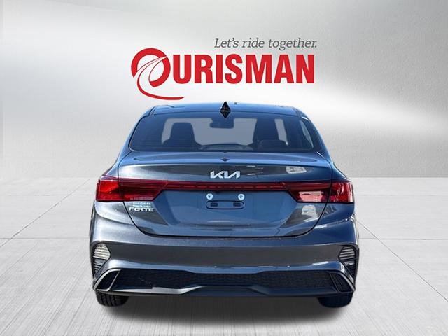 Used 2022 Kia Forte LXS w/ LXS Technology Package image 3