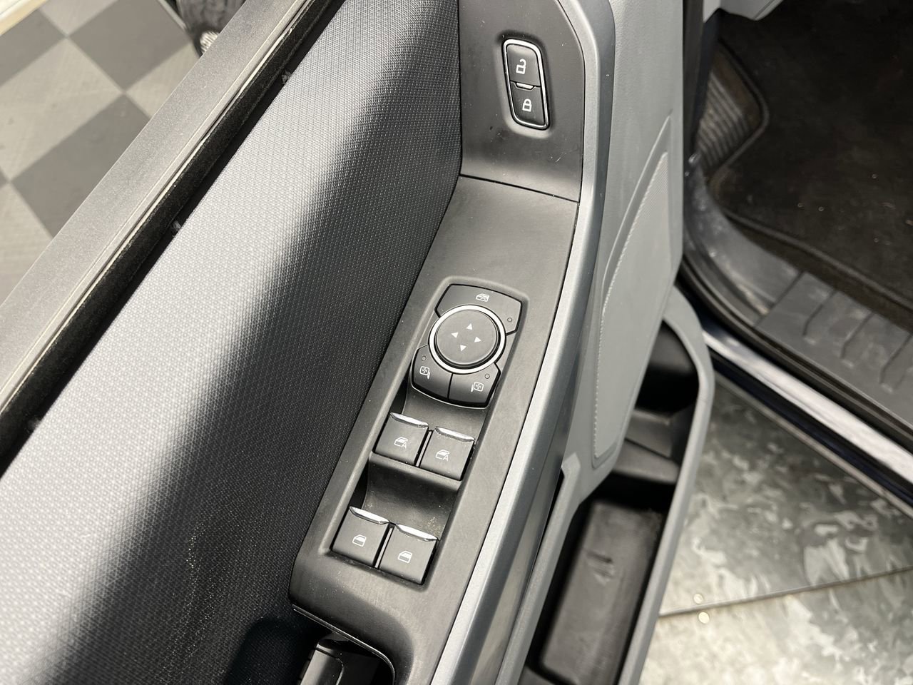 Used 2022 Ford F150 XLT AWD/4WD image 7