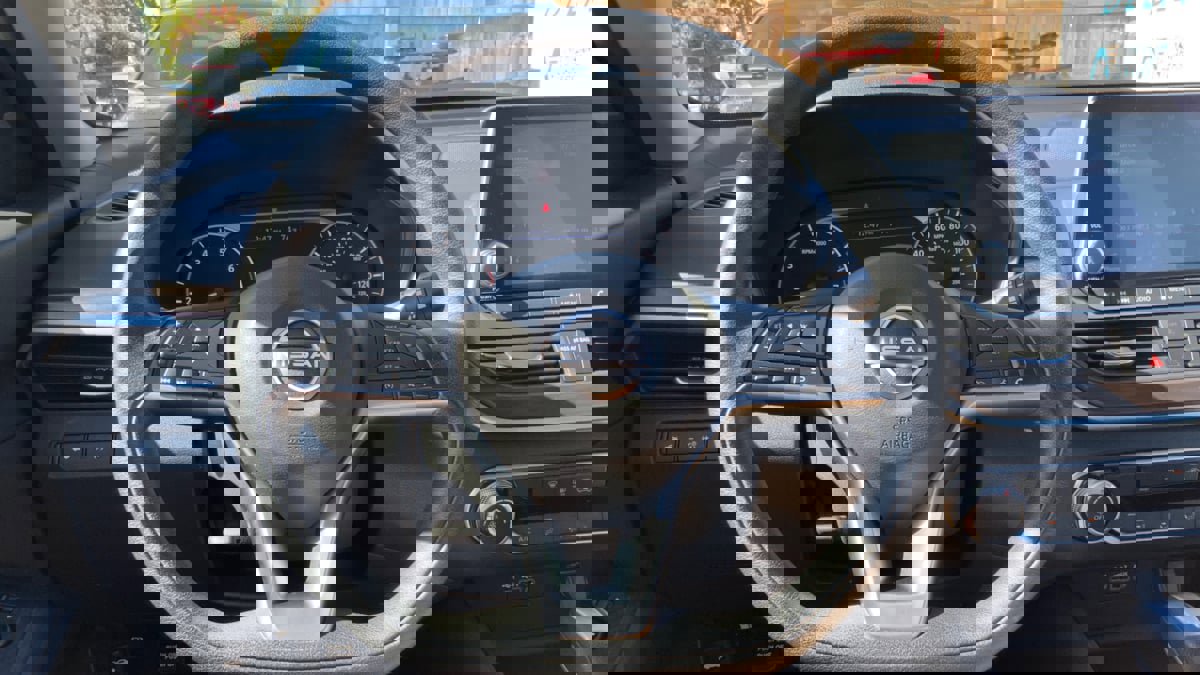 Used 2024 Nissan Altima 2.5 SV image 16