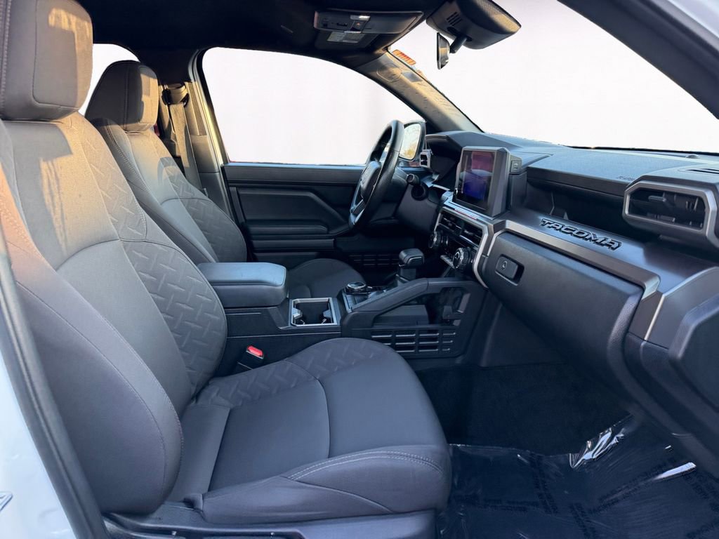 Used 2025 Toyota Tacoma Limited image 15